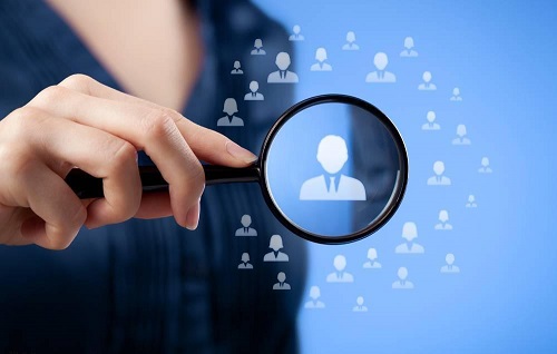 华侨青年用“新中式”服装诠释传统之美